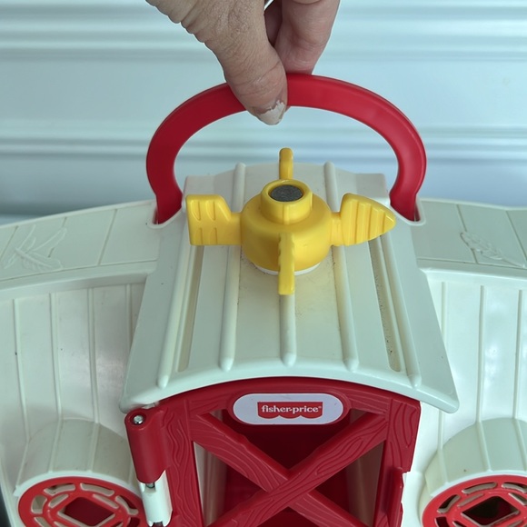 Fisher Price Little People Farm/Barn with Farm Animals and Farmer/Sounds Music - Picture 16 of 17